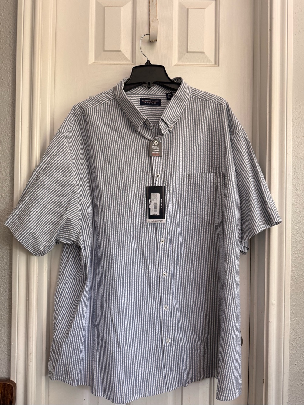 Roundtree & Yorke Short-Sleeve Seersucker Button-Down Shirt - Light Blue & White